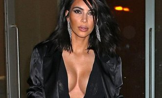 kimkboobs10