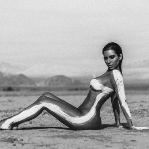 Kim Kardashian Desert photoshoot naked